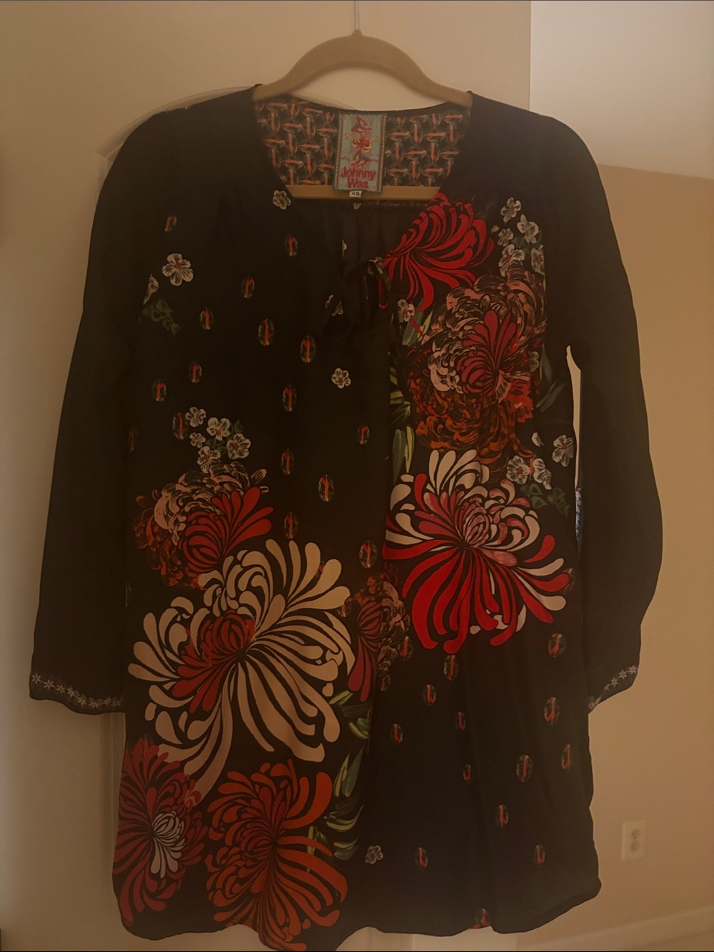 Gorgeous 100% silk Johnny Was Black Tunic with Red, Cream & Green Floral Motif